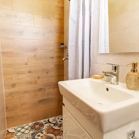 Villa дедовата къща