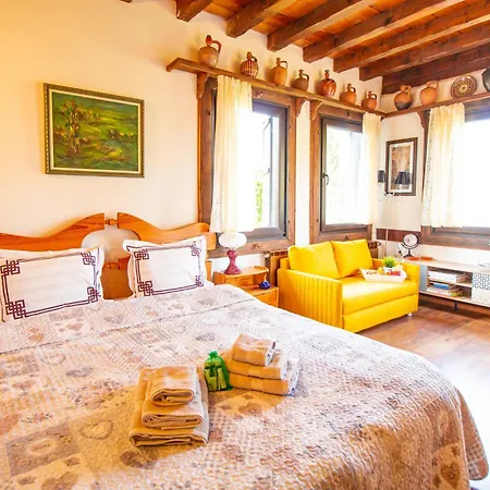 дедовата къща Villa *