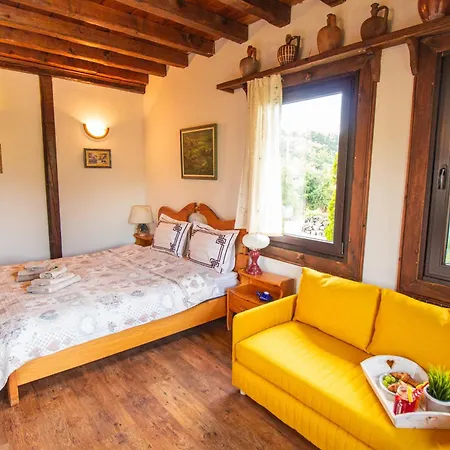 дедовата къща Villa *