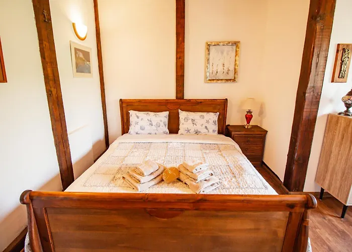 дедовата къща Villa *